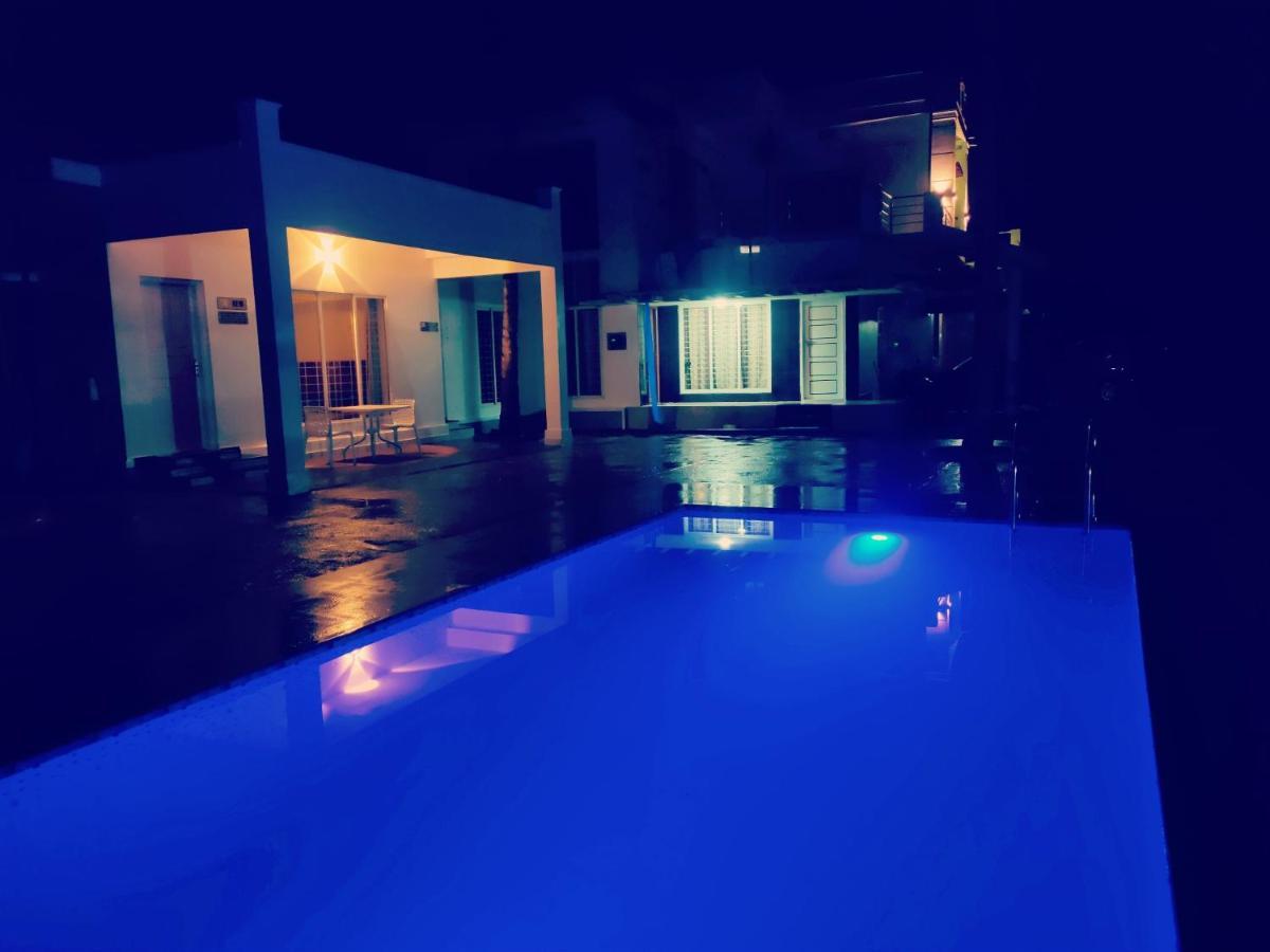 The Big Pineapple Estate Villa อูดุปปี ภายนอก รูปภาพ